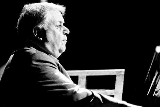 manos xatzidakis
